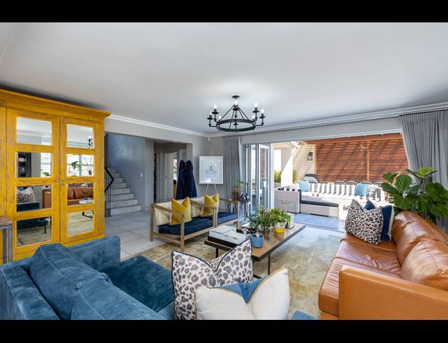 4 BEDROOM HOUSE SOLD IN BANTRY BAY